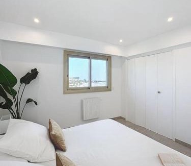 Saint-Laurent-du-Var Apartment | Évasion Mer & Vue Imprenable