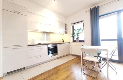 Pradnik Czerwony Apartment | Śliczna 34A by Homeprime