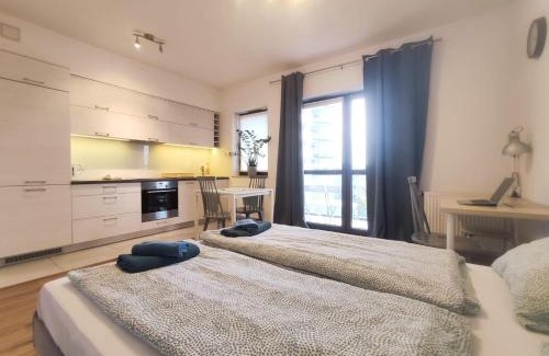 Pradnik Czerwony Apartment | Śliczna 34A by Homeprime