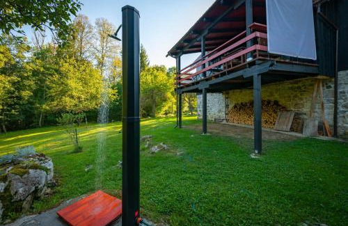 Brod Moravice House | Šajnska Hiža, autentična goranska kuća u prirodi