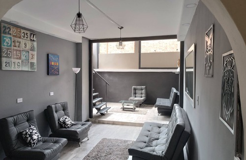 Astorga Apartment | ʜɪɢʜ-ᴄʟᴀꜱꜱ ᴀᴘᴀʀᴛᴍᴇɴᴛ with ᴊᴀᴄᴜᴢᴢɪ