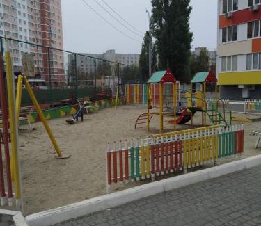 Dzerzhyns'kyi District Apartment | Алексеевские акварели.