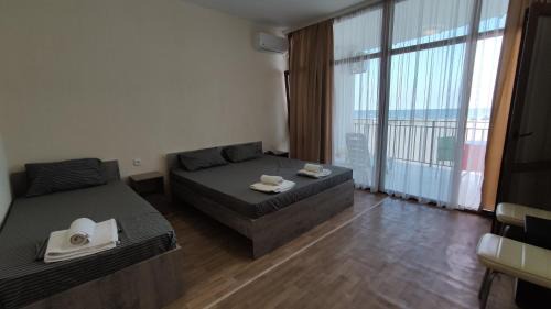 Karolino-Bugaz Hotel | База отдыха Горный Орел