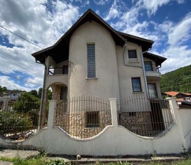 Raduil House | Вила Виктория