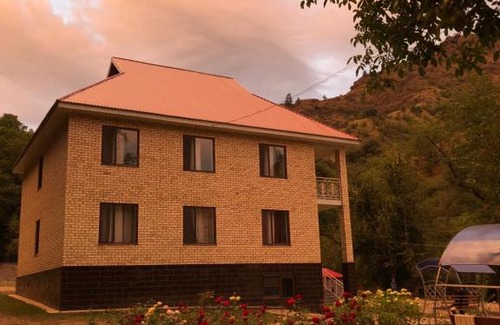 Arkit House | Гостевой дом «Zhyrgal»