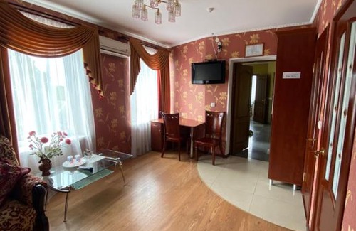 Zvenyhorodka Hotel | Золотий Лев
