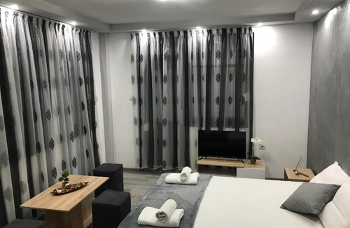 Lyaskovo House | Каламанди