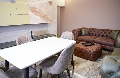 Shumen Hotel | Роял Шумен