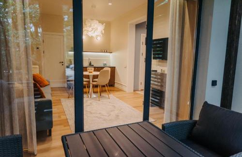 Vyzhnytsya Hotel | Сосновий Двір