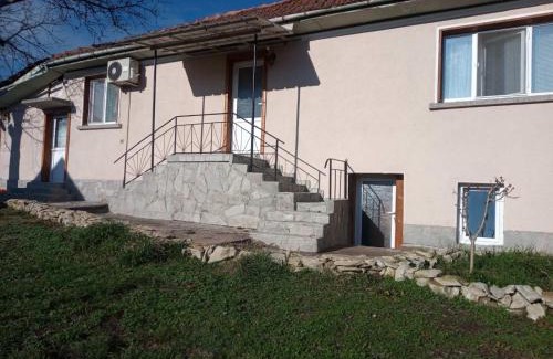 Veliko Tarnovo House | Стаи за гости VIVIA