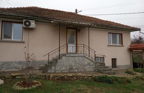 Veliko Tarnovo House | Стаи за гости VIVIA