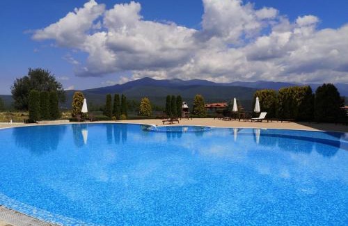 Razlog Apartment | Студио за трима, басейн, Aspen Golf Resort, Банско, Разлог