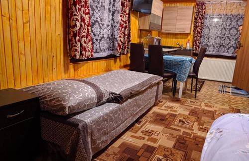 Yasinya House | У Оксани