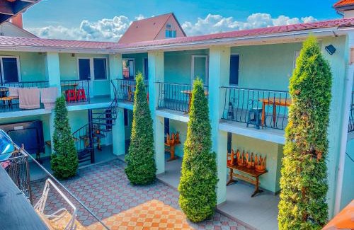 Jasienow Hotel | Хутірська 48