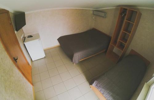 Jasienow Hotel | Хутірська 48