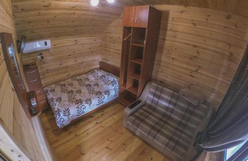 Jasienow Hotel | Хутірська 48
