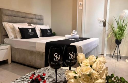Bat Yam Hotel | חופים מול הים