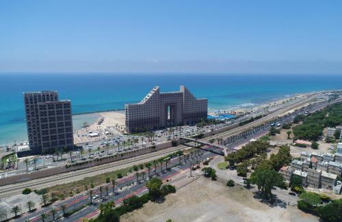 Haifa Apartment | מגדל הים - בניין אלמוג