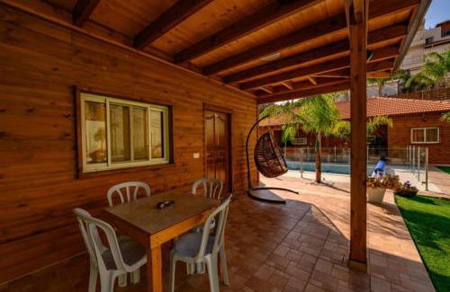 Daliyat al-Karmel Bed & Breakfast | צמרת הצימרים - צימרים מקסימים עם בריכה משותפת מחוממת וג'קוזי פרטי