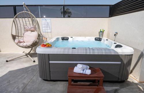 Yavne'el Apartment | רוי סוויטות בוטיק - סוויטה עם בריכה פרטית וסוויטה עם ג'קוזי פרטי