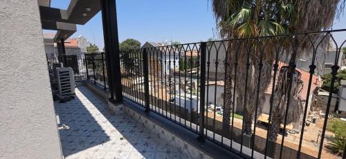 Azor Apartment | שלווה כפרית צמודה לתל-אביב