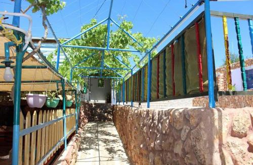 Ajloun House | استراحة ومنتجع قرية الزرب