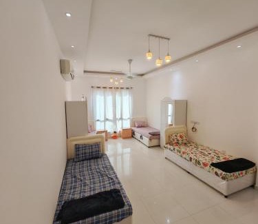 Al Khuwair Apartment | سكن شباب مشترك يومي اسبوعي شهري