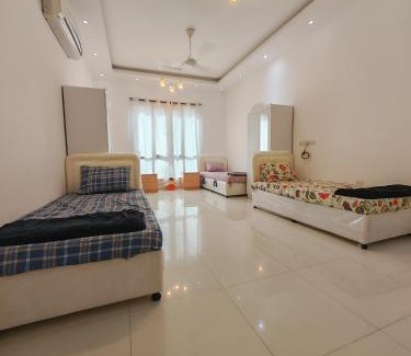 Al Khuwair Apartment | سكن شباب مشترك يومي اسبوعي شهري