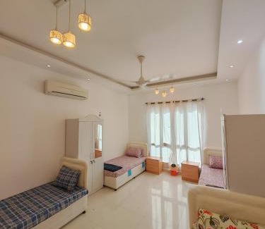 Al Khuwair Apartment | سكن شباب مشترك يومي اسبوعي شهري