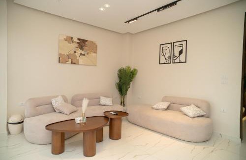 Oula Apartment | شقة فندقية مطلة عالنيل بجوار فندق الفورسيزون