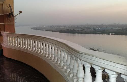 Maadi Apartment | شقة فندقيه فاخرة بمنطقة المعادى صف اول جميع الغرف تطل على النيل A luxury hotel apartment in Maadi, first row. All rooms overlook the Nile