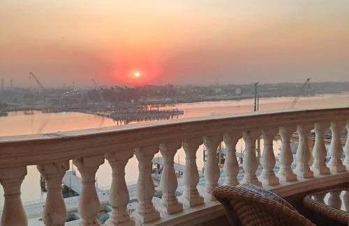 Maadi Apartment | شقة فندقيه فاخرة بمنطقة المعادى صف اول جميع الغرف تطل على النيل A luxury hotel apartment in Maadi, first row. All rooms overlook the Nile
