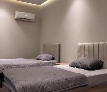 Al Duqqi Apartment | شقه فندقيه