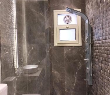 Al Duqqi Apartment | شقه فندقيه