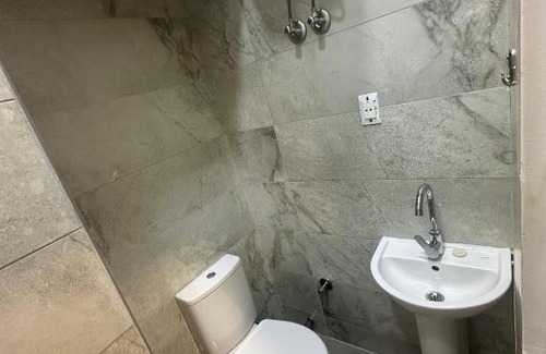 Abdin Hotel | كايرو كراون لإقامة وتشغيل الأجنحة الفندقية والقري السياحة الموتيلات