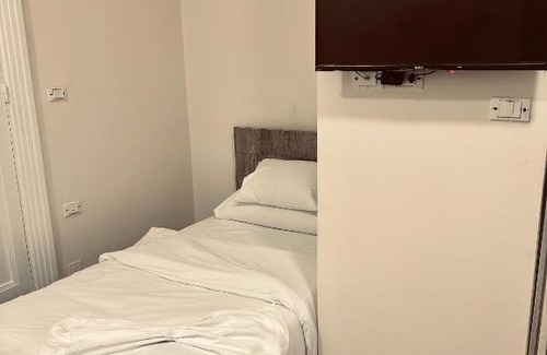 Abdin Hotel | كايرو كراون لإقامة وتشغيل الأجنحة الفندقية والقري السياحة الموتيلات