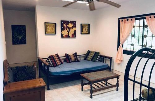 Khlong Muang House | ครอบครัวบ้านบนภูเขา Family Mountain Home