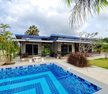 Khlong Khut House | ต้นหว้ารีสอร์ท