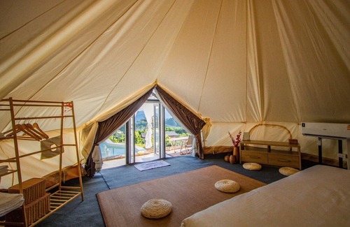 Mae Taeng Bed & Breakfast | ที่พักพูวิลล่าสวนตัวกลางเขาอ่างแช่น้ำอุ่นกลางสระวิวภูเขาทะเลหมอก ที่จอดรถสวนตัว