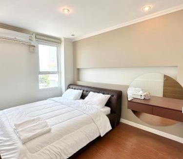 Rayong Apartment | บ้านชายทะเล ที่พักติดทะเล ระยอง หาดแสงจันทร์
