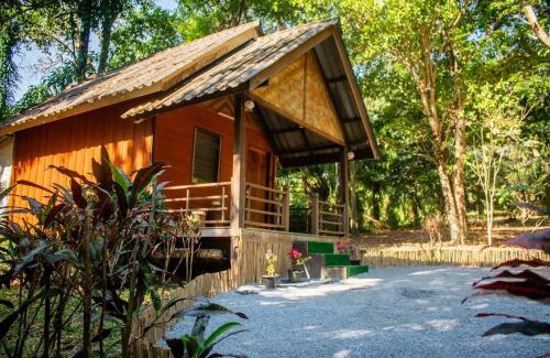 Nok Na House | บ้านบุญ โฮมสเตย์