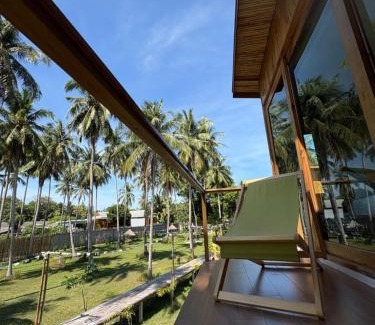 Khanom Villa | บ้านพราวพร้าว Baan Proud Proud