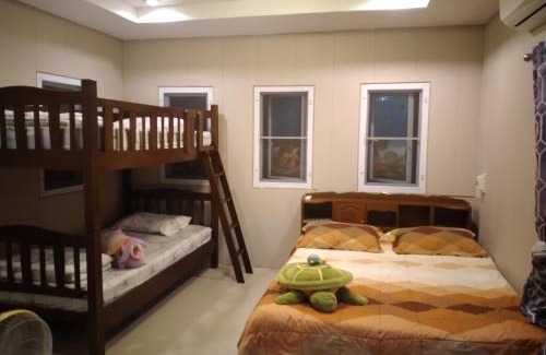 Khao Kho House | บ้านแสงเพ็ญ by แช่มช้อย