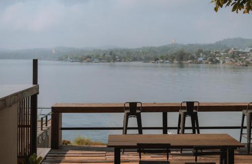Sangkhla Buri Hotel | ฟอเกตมีนอต สังขละบุรี