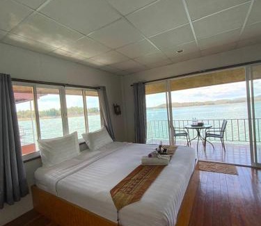 Tha Kradan Hotel | ภูไพรเลค รีสอร์ท