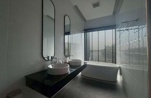 Ron Phibun Hotel | รามโรมวัลเลย์รีสอร์ท Ramrom Valley Resort