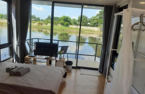 Ban Tom Ski Chalet | ริมกว๊านชาเลย์ รีสอร์ทแอนด์คาเฟ่ Rimkwan Chalay Resort and Cafe
