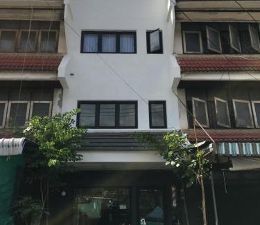 Khlong Nung House | เจริญพาณิชย์ รูมส์