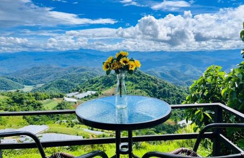 Samoeng Tai House | เหนือดอย แคมป์ปิ้ง (Nuea Doi Camping)