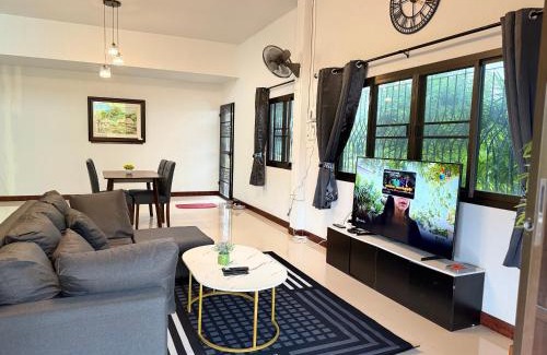 Chiang Kham House | เฮือนแม่บัวจันทร์ โฮมสเตย์